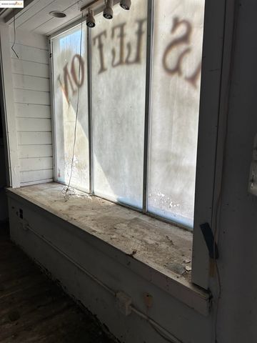 39 Main St, Isleton, CA 95641