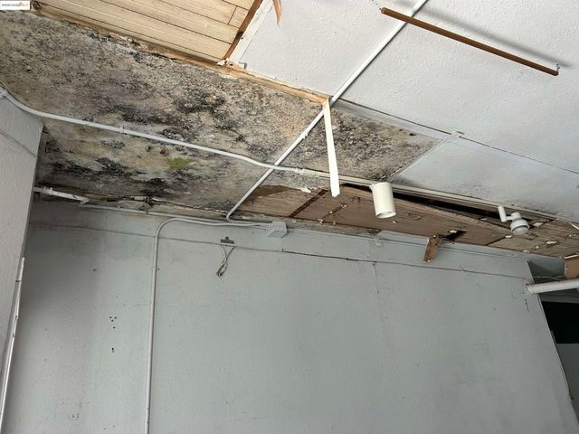 39 Main St, Isleton, CA 95641