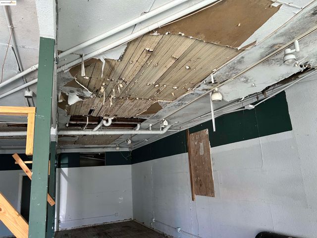 39 Main St, Isleton, CA 95641