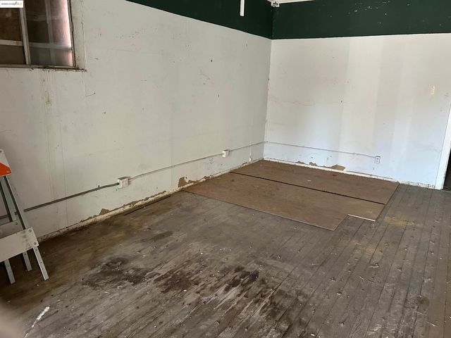 39 Main St, Isleton, CA 95641