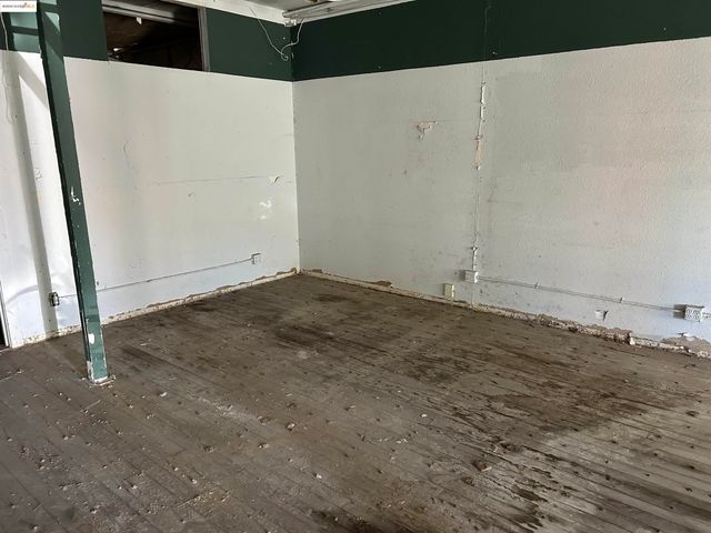 39 Main St, Isleton, CA 95641