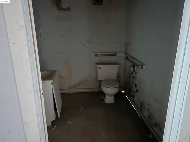 39 Main St, Isleton, CA 95641