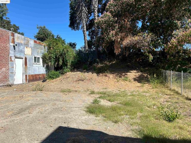 39 Main St, Isleton, CA 95641