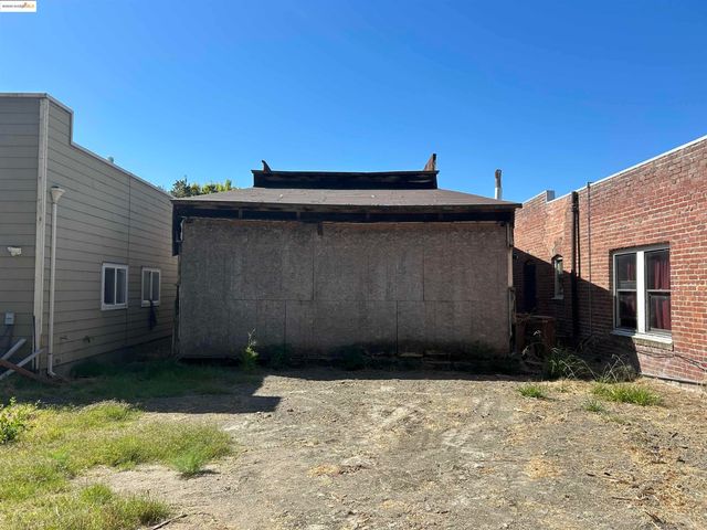 39 Main St, Isleton, CA 95641