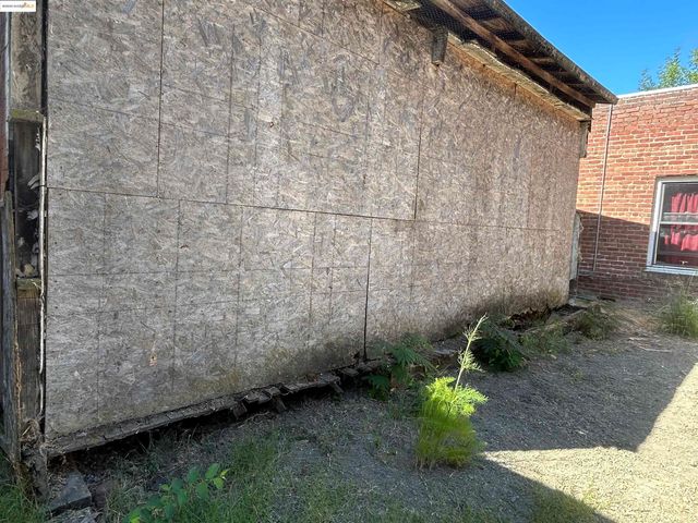 39 Main St, Isleton, CA 95641