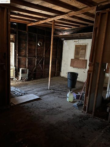 39 Main St, Isleton, CA 95641