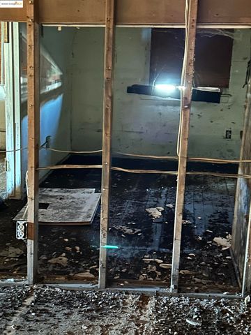 39 Main St, Isleton, CA 95641