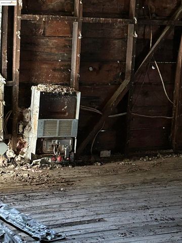 39 Main St, Isleton, CA 95641