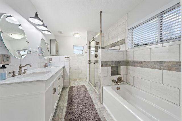 1088 Via Jardin, Riviera Beach, FL 33418