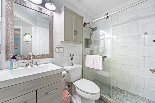 1088 Via Jardin, Riviera Beach, FL 33418