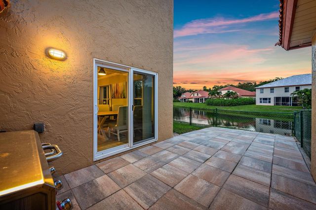 1088 Via Jardin, Riviera Beach, FL 33418