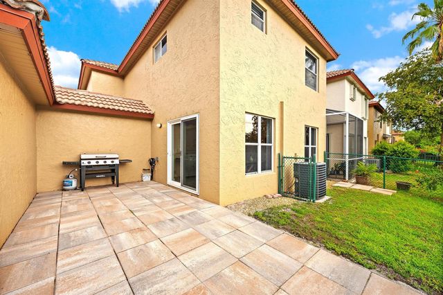 1088 Via Jardin, Riviera Beach, FL 33418