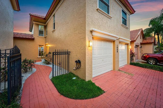 1088 Via Jardin, Riviera Beach, FL 33418