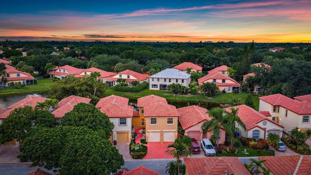 1088 Via Jardin, Riviera Beach, FL 33418