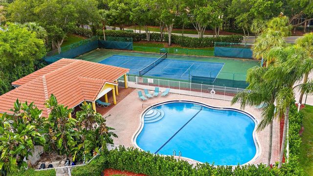 1088 Via Jardin, Riviera Beach, FL 33418