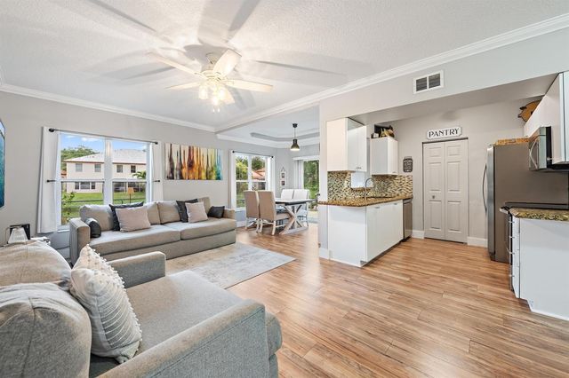 1088 Via Jardin, Riviera Beach, FL 33418