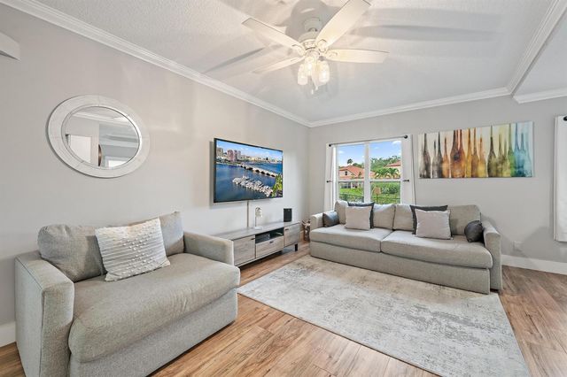 1088 Via Jardin, Riviera Beach, FL 33418