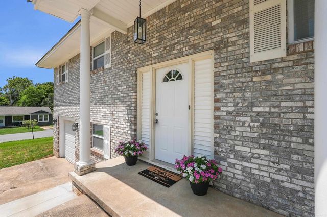 1717 W 55th, North Little Rock, AR 72118