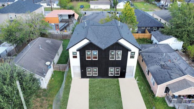 4413 Mckinley, Houston, TX 77051