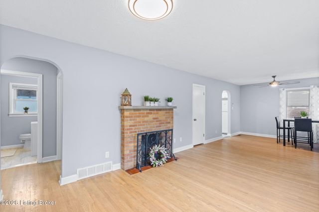 6701 Morocco Dr, Louisville, KY 40214