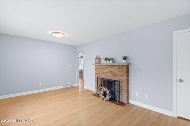 6701 Morocco Dr, Louisville, KY 40214