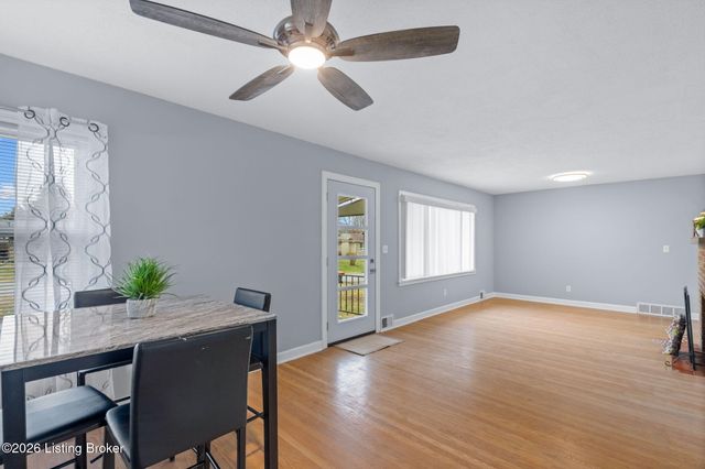 6701 Morocco Dr, Louisville, KY 40214