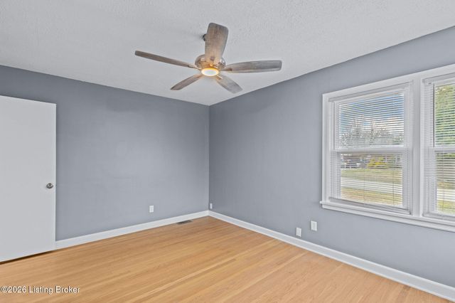 6701 Morocco Dr, Louisville, KY 40214