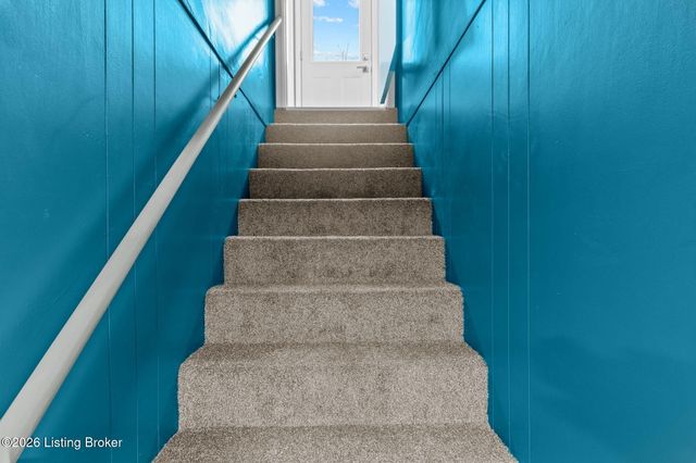 6701 Morocco Dr, Louisville, KY 40214