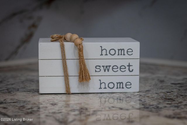 6701 Morocco Dr, Louisville, KY 40214