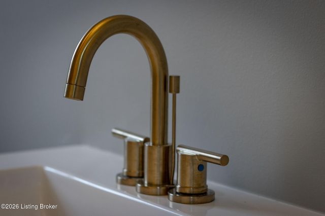 6701 Morocco Dr, Louisville, KY 40214