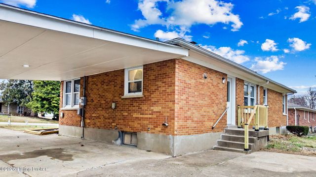 6701 Morocco Dr, Louisville, KY 40214