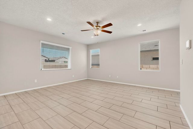 10729 Aspiration Lane SW, Albuquerque, NM 87121