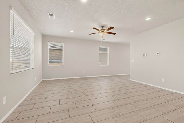 10729 Aspiration Lane SW, Albuquerque, NM 87121