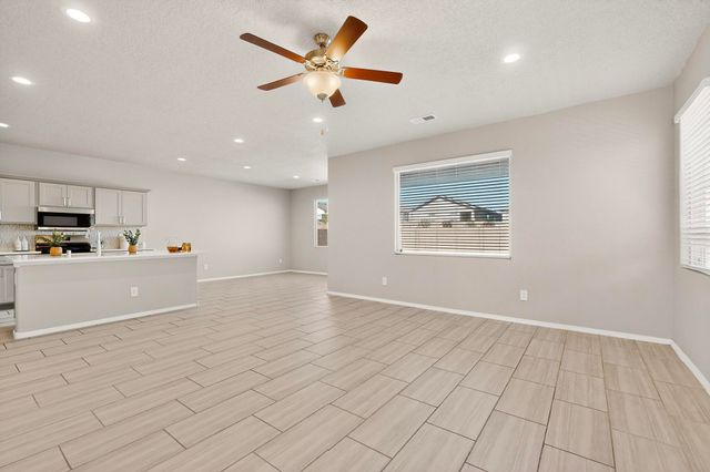 10729 Aspiration Lane SW, Albuquerque, NM 87121