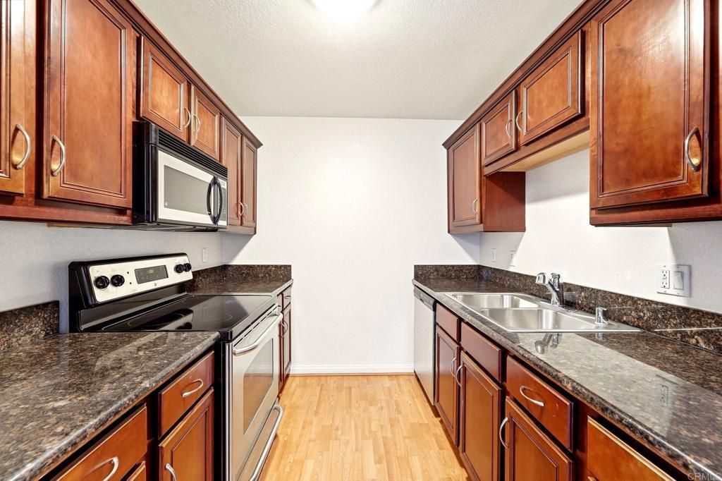 5252 Orange Avenue 221, San Diego, CA 92115 — photo 2