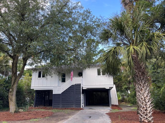 25 Sandcrab Court, Isle Of Palms, SC 29451
