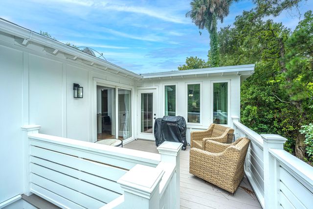25 Sandcrab Court, Isle Of Palms, SC 29451