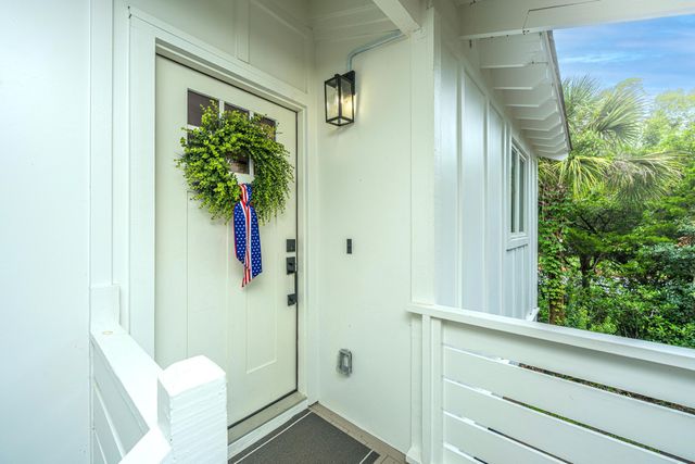 25 Sandcrab Court, Isle Of Palms, SC 29451