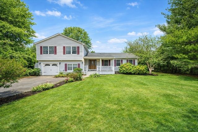 212 Scadding St, Taunton, MA 02780