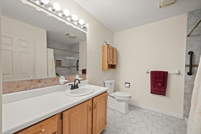 212 Scadding St, Taunton, MA 02780