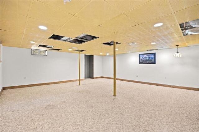 212 Scadding St, Taunton, MA 02780