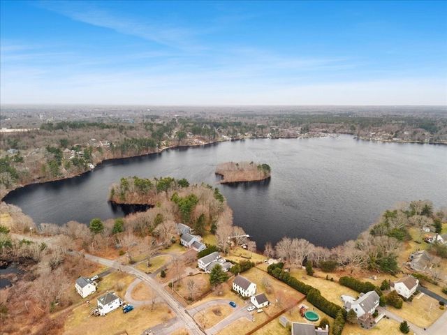 212 Scadding St, Taunton, MA 02780