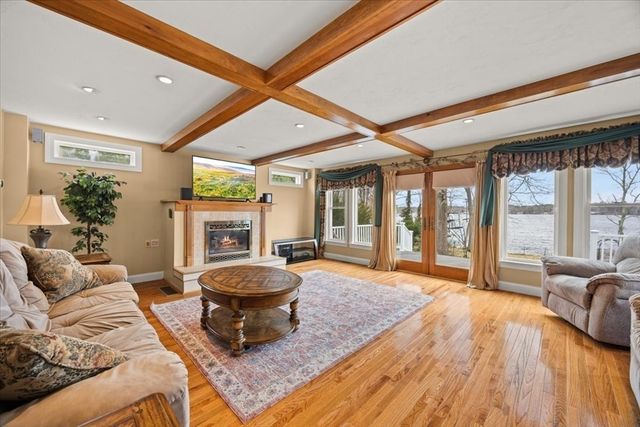 212 Scadding St, Taunton, MA 02780