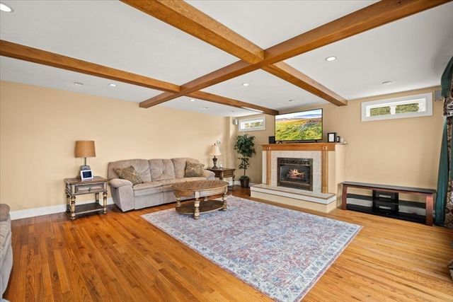 212 Scadding St, Taunton, MA 02780