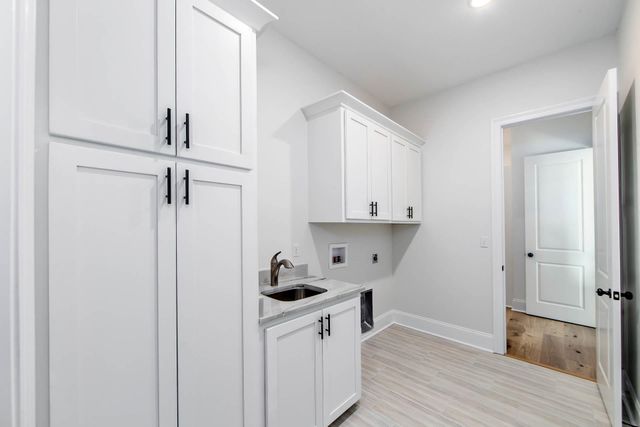 1203 Rosedown Dr, Thibodaux, LA 70301