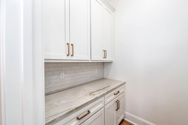 1203 Rosedown Dr, Thibodaux, LA 70301