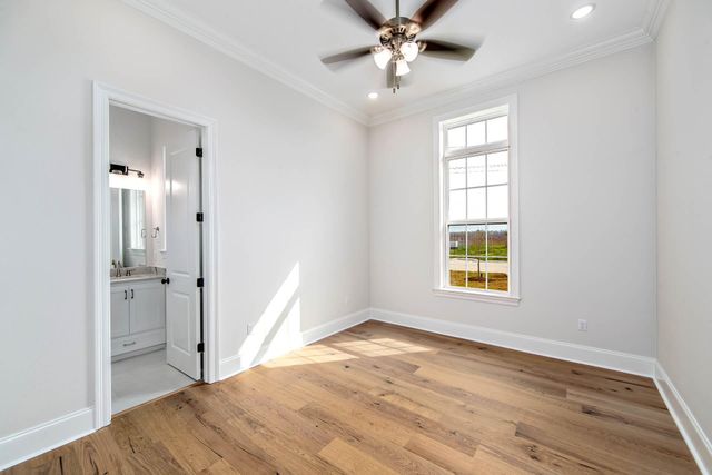 1203 Rosedown Dr, Thibodaux, LA 70301