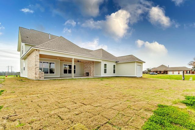 1203 Rosedown Dr, Thibodaux, LA 70301