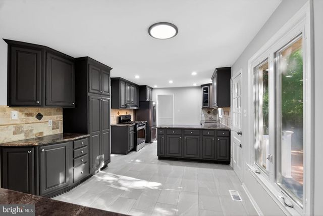 7785 TANGIER DR, Springfield, VA 22153