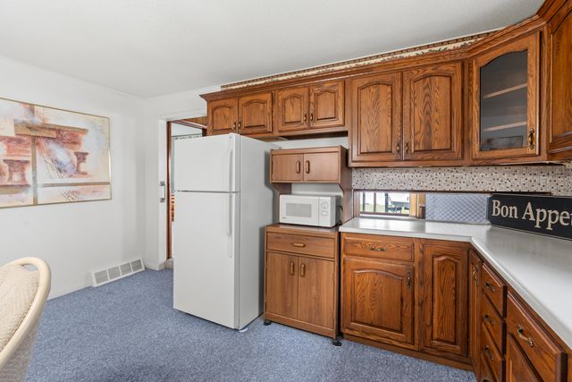 8664 E Long Lake Drive, Scotts, MI 49088